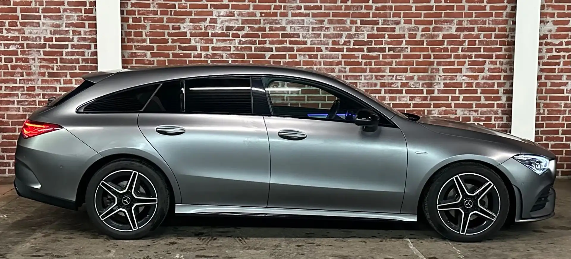 Mercedes-Benz CLA 220 CLA 200d SB 8G AMG LED/MBUX/DTR+/R.Kam/MATTGRAU Grau - 2