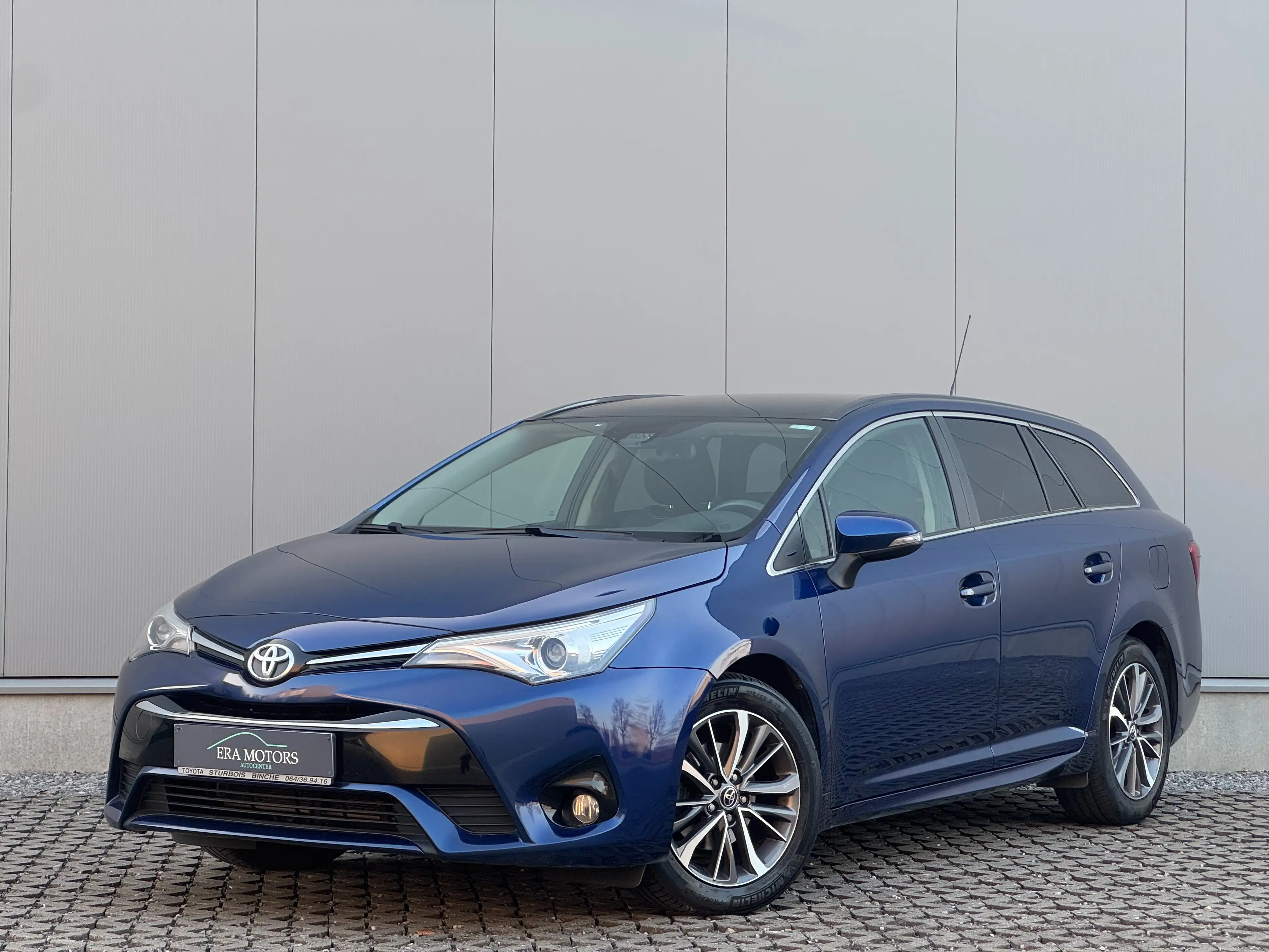 Toyota Avensis SW 1.6 D-4D Dynamic Pano LED Lijnassist Garantie *