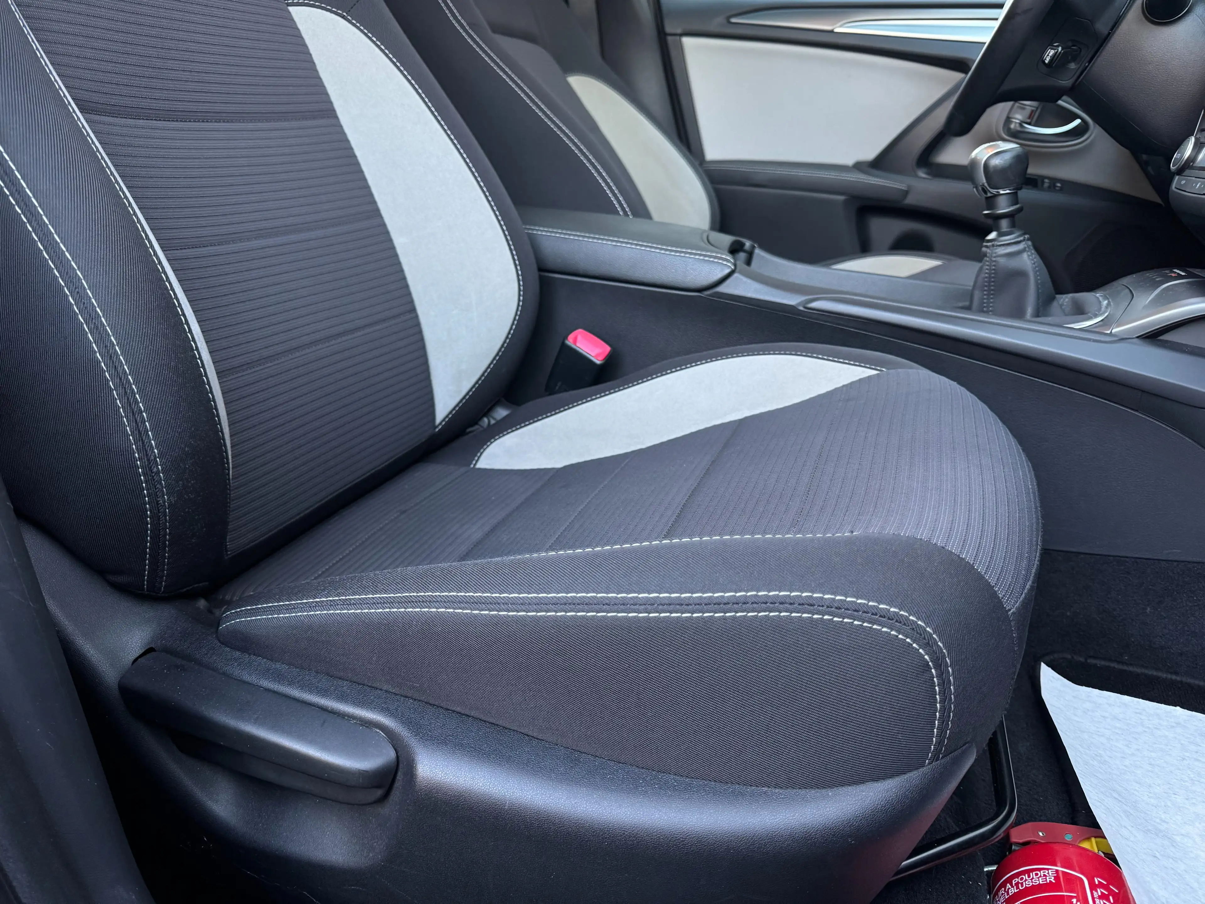 Toyota Avensis SW 1.6 D-4D Dynamic Pano LED Lijnassist Garantie * — photo 6