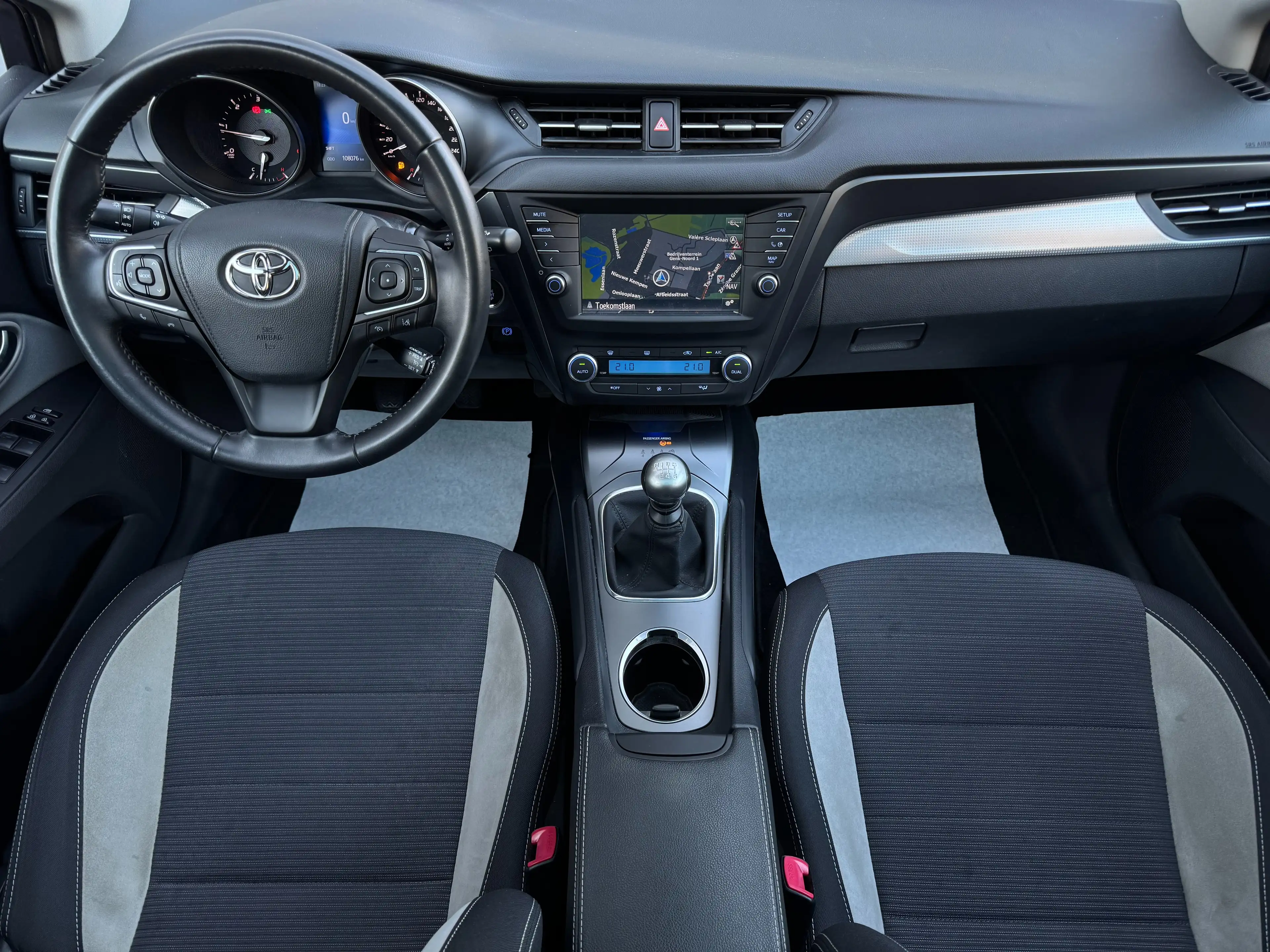 Toyota Avensis SW 1.6 D-4D Dynamic Pano LED Lijnassist Garantie * — photo 9