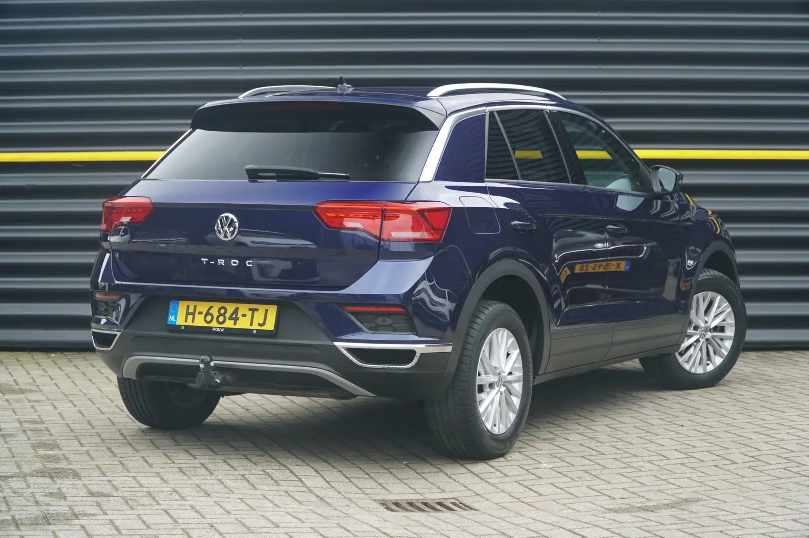 Volkswagen T-Roc 1.0 TSI 115pk Style | Navigatie | Parkeersensoren Blauw - 2