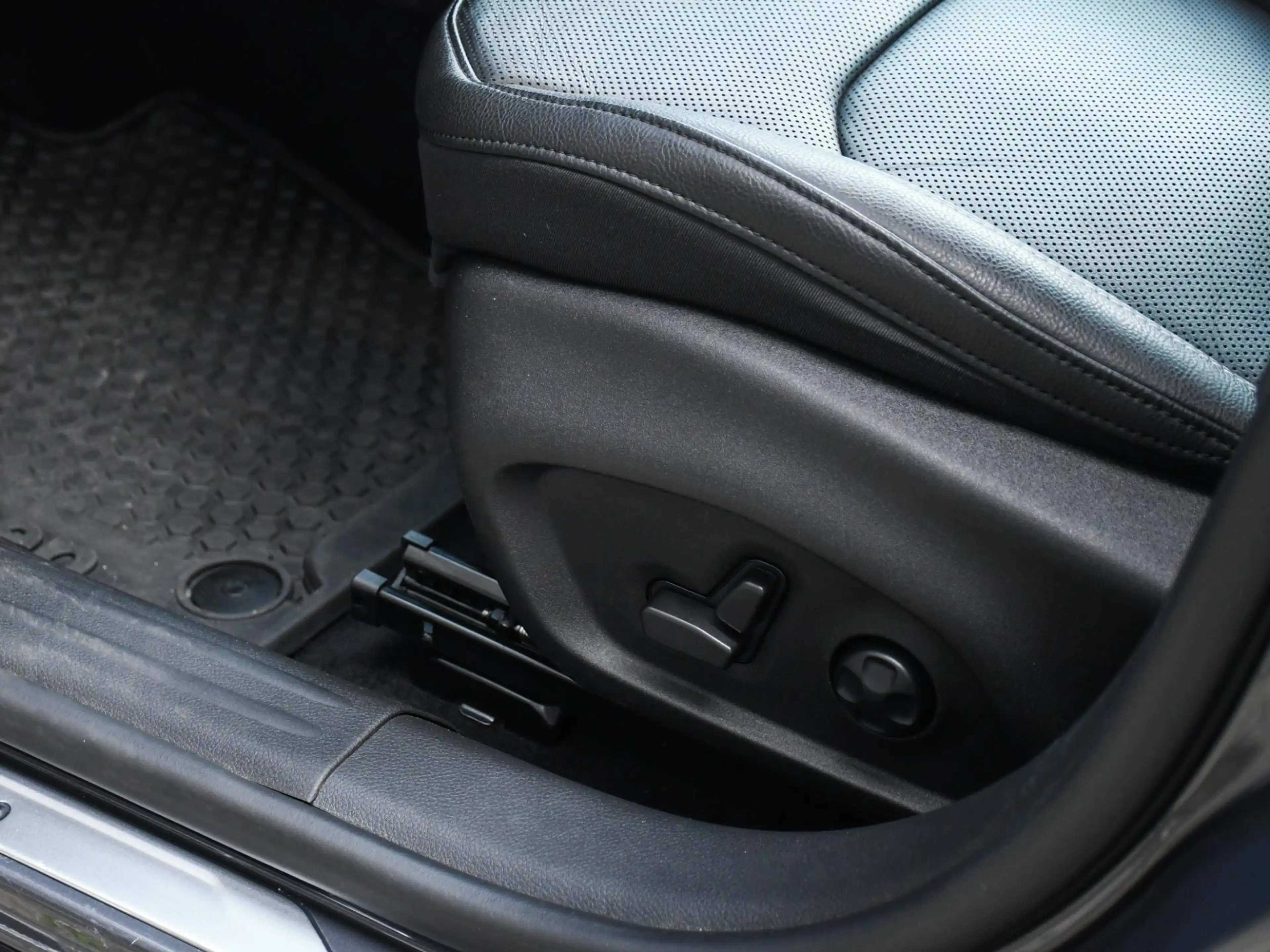 Jeep Compass Limited 4xe Plug-in Hybrid 240pk Automaat LEDER | — photo 11