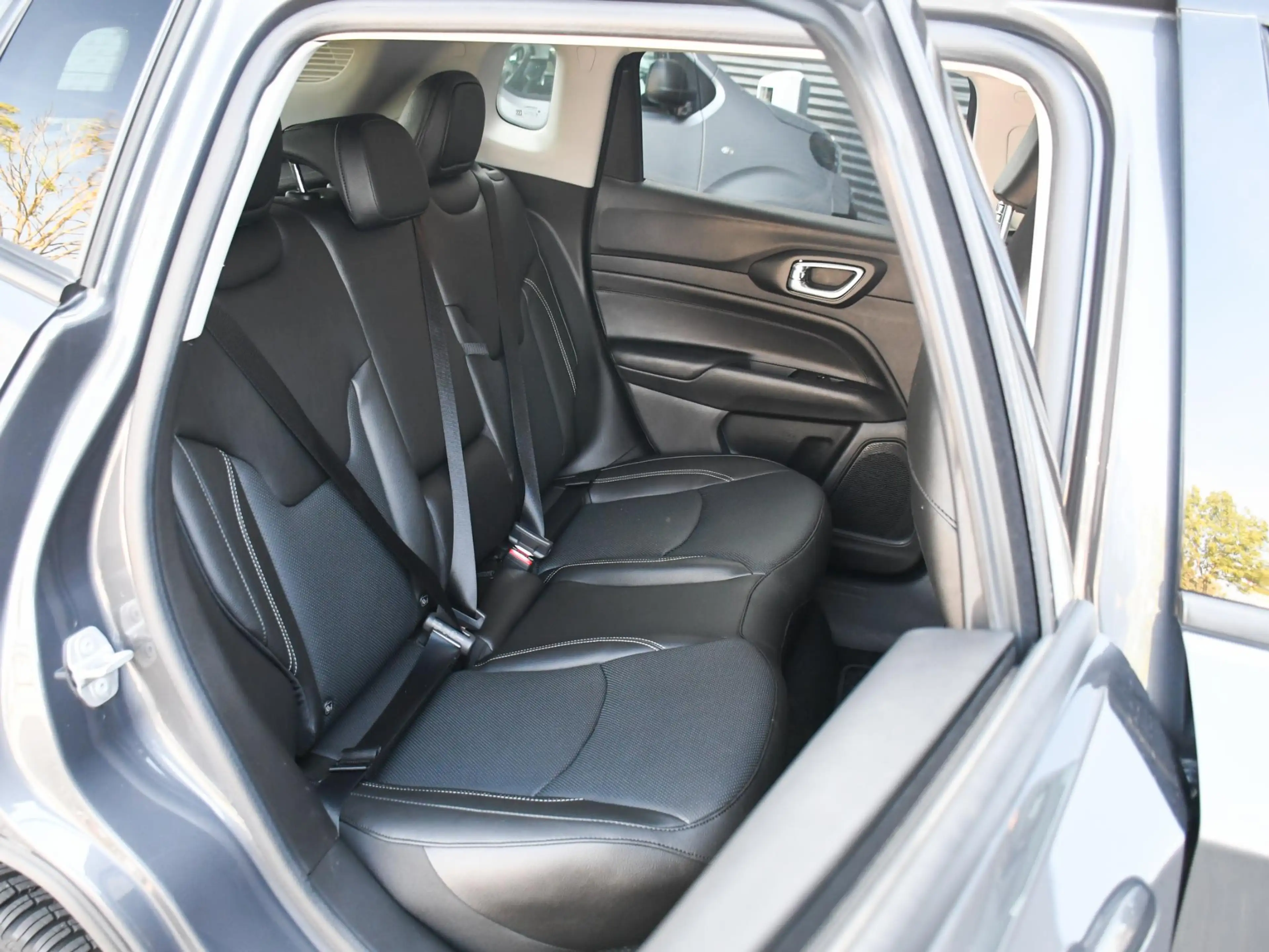 Jeep Compass Limited 4xe Plug-in Hybrid 240pk Automaat LEDER | — photo 12