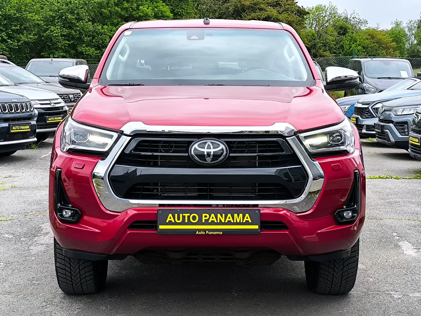 Toyota Hilux 2.8 D-4D DOUBLE CABINE BOITE AUTO 4x4 LOUNGE XENON Rouge - 2