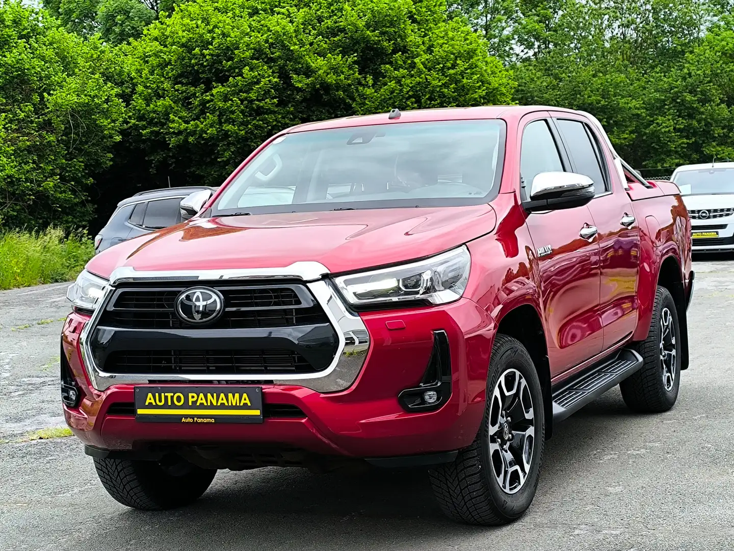 Toyota Hilux 2.8 D-4D DOUBLE CABINE BOITE AUTO 4x4 LOUNGE XENON Rouge - 1