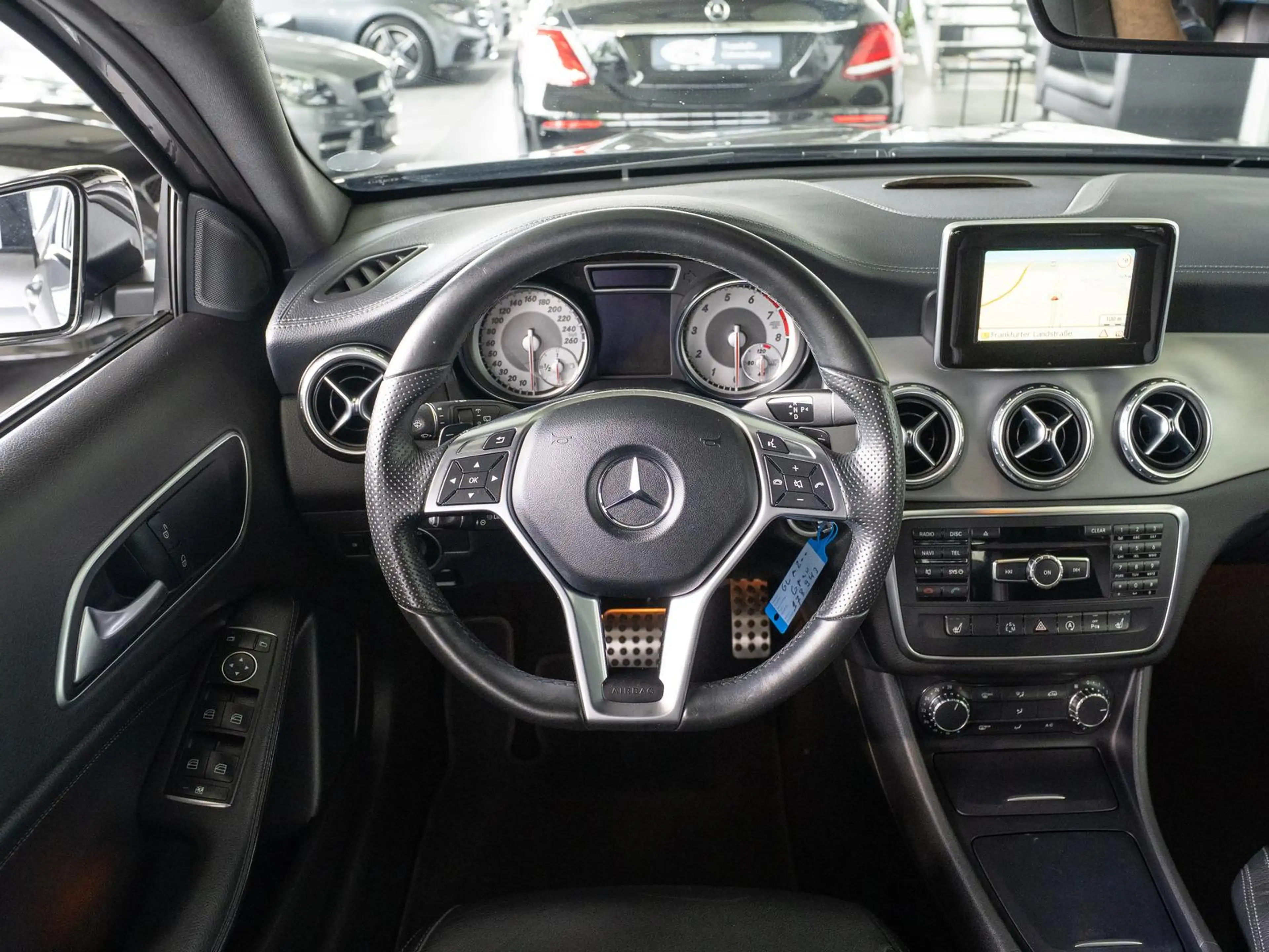 Mercedes-Benz GLA 200 *AMG-LINE*NIGHT*TOTWINKEL*R-KAMERA* — photo 15