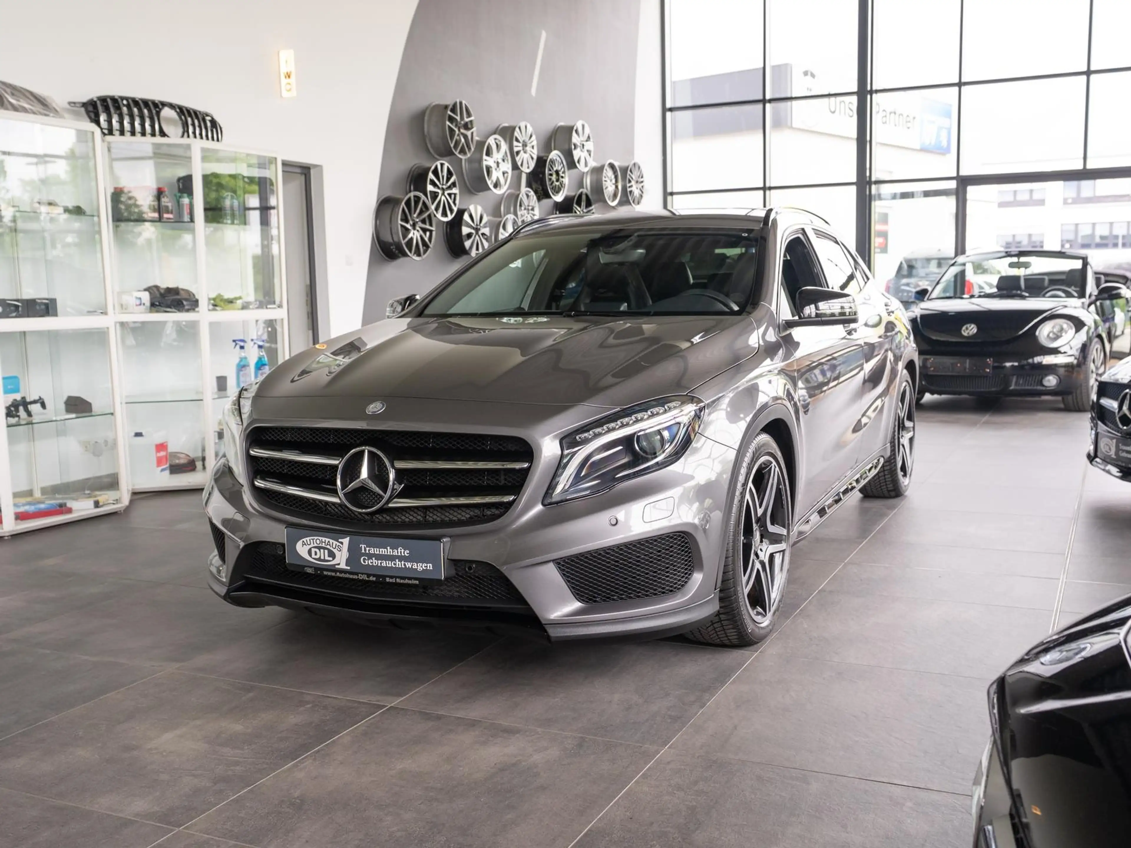Mercedes-Benz GLA 200 *AMG-LINE*NIGHT*TOTWINKEL*R-KAMERA* — photo 3