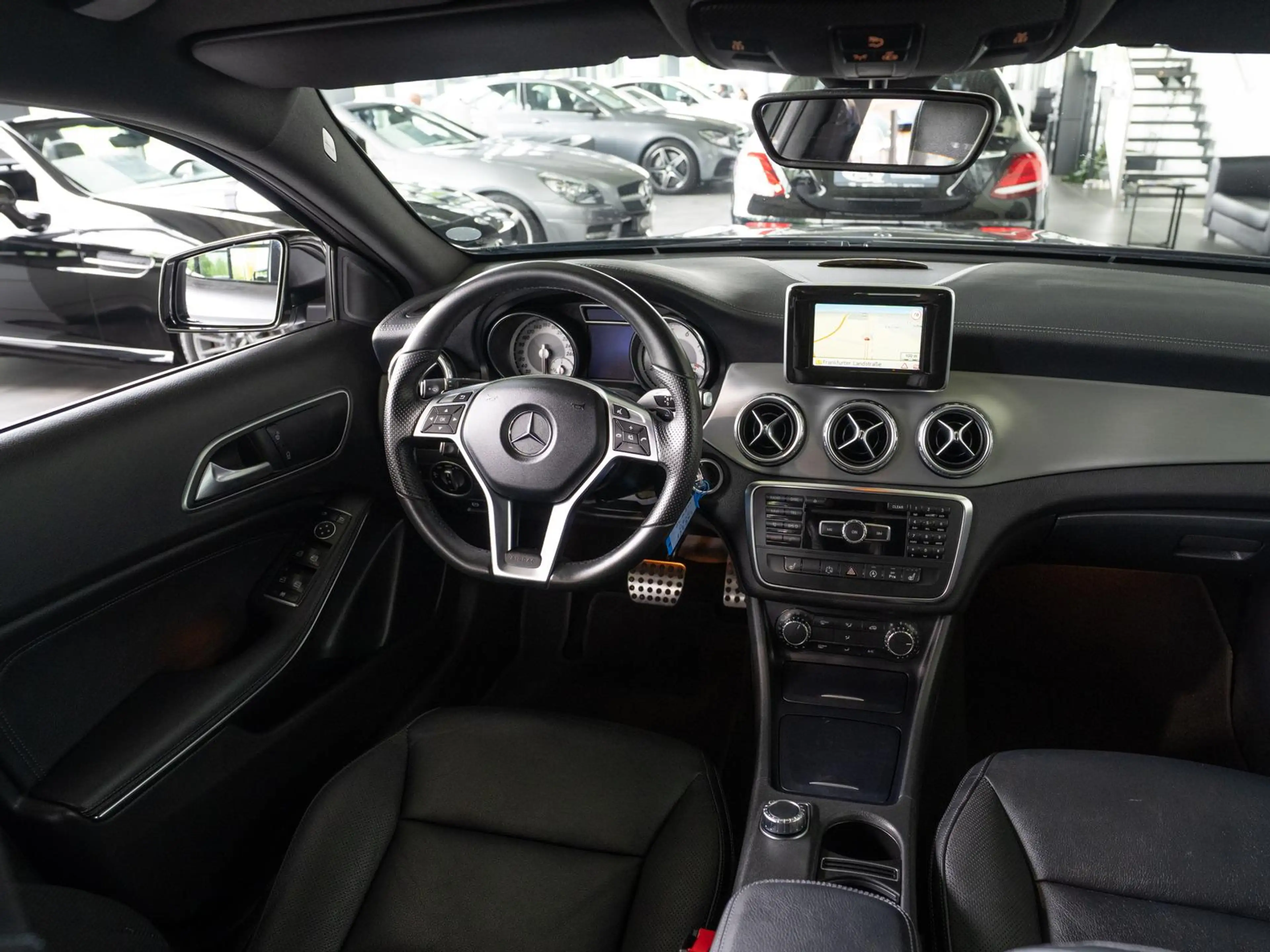 Mercedes-Benz GLA 200 *AMG-LINE*NIGHT*TOTWINKEL*R-KAMERA* — photo 14