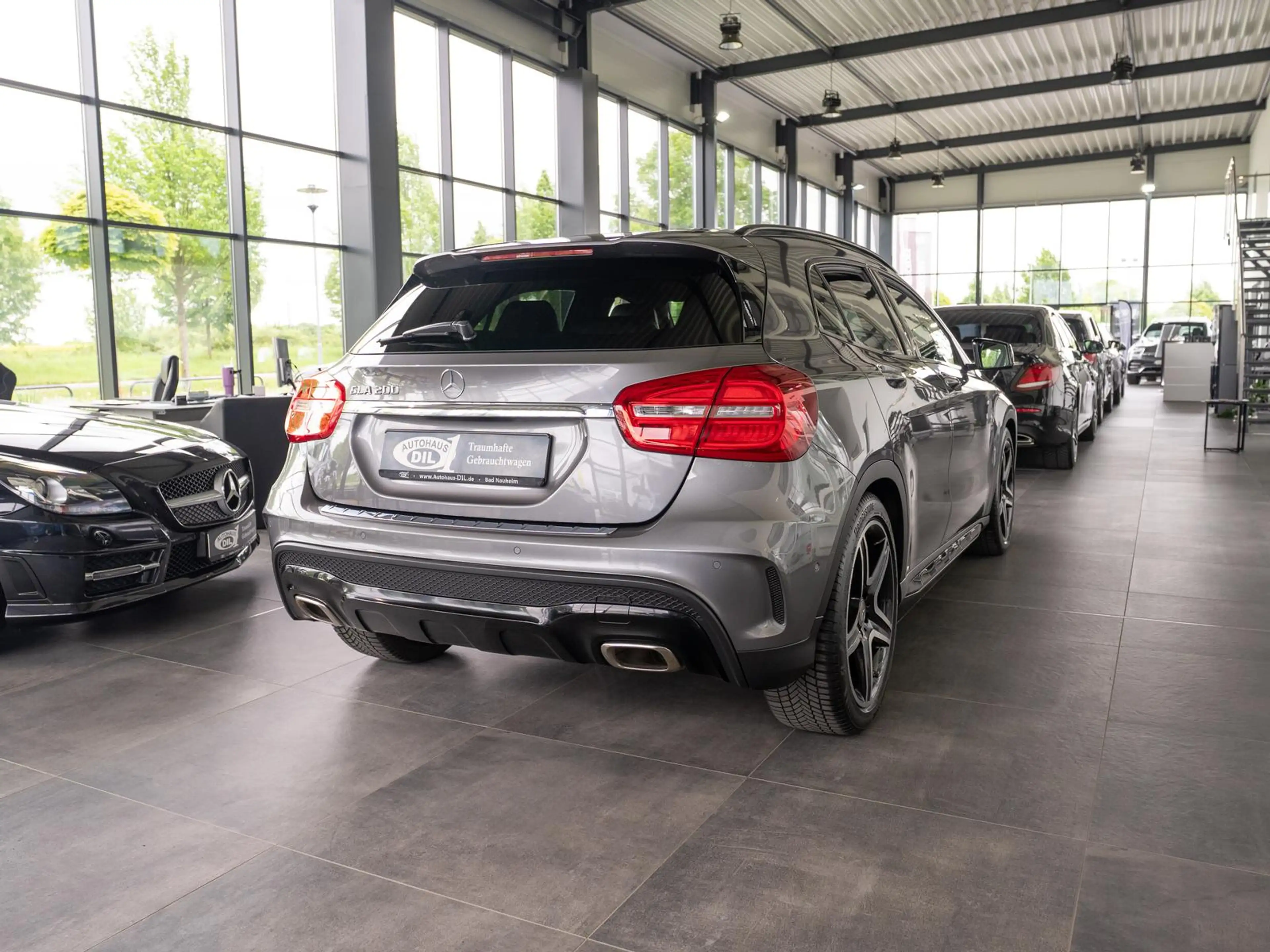 Mercedes-Benz GLA 200 *AMG-LINE*NIGHT*TOTWINKEL*R-KAMERA* — photo 6
