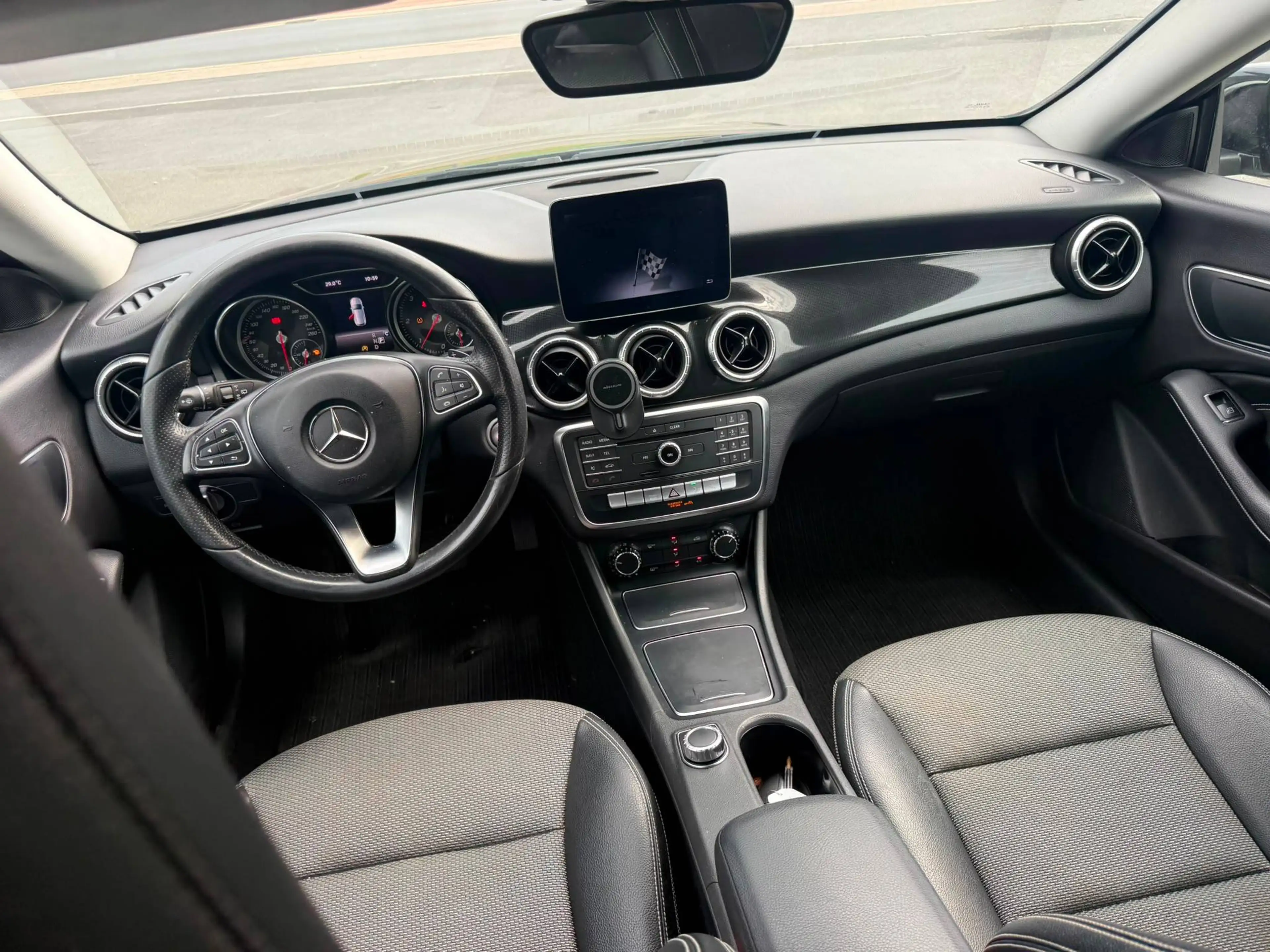 Mercedes-Benz CLA 220 CLA 220 d — photo 4