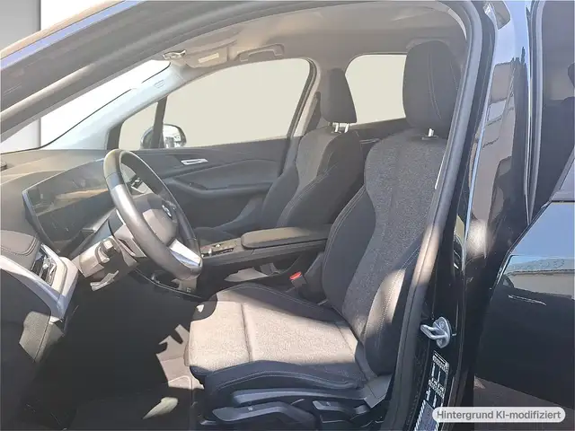 BMW 2 Series view 10