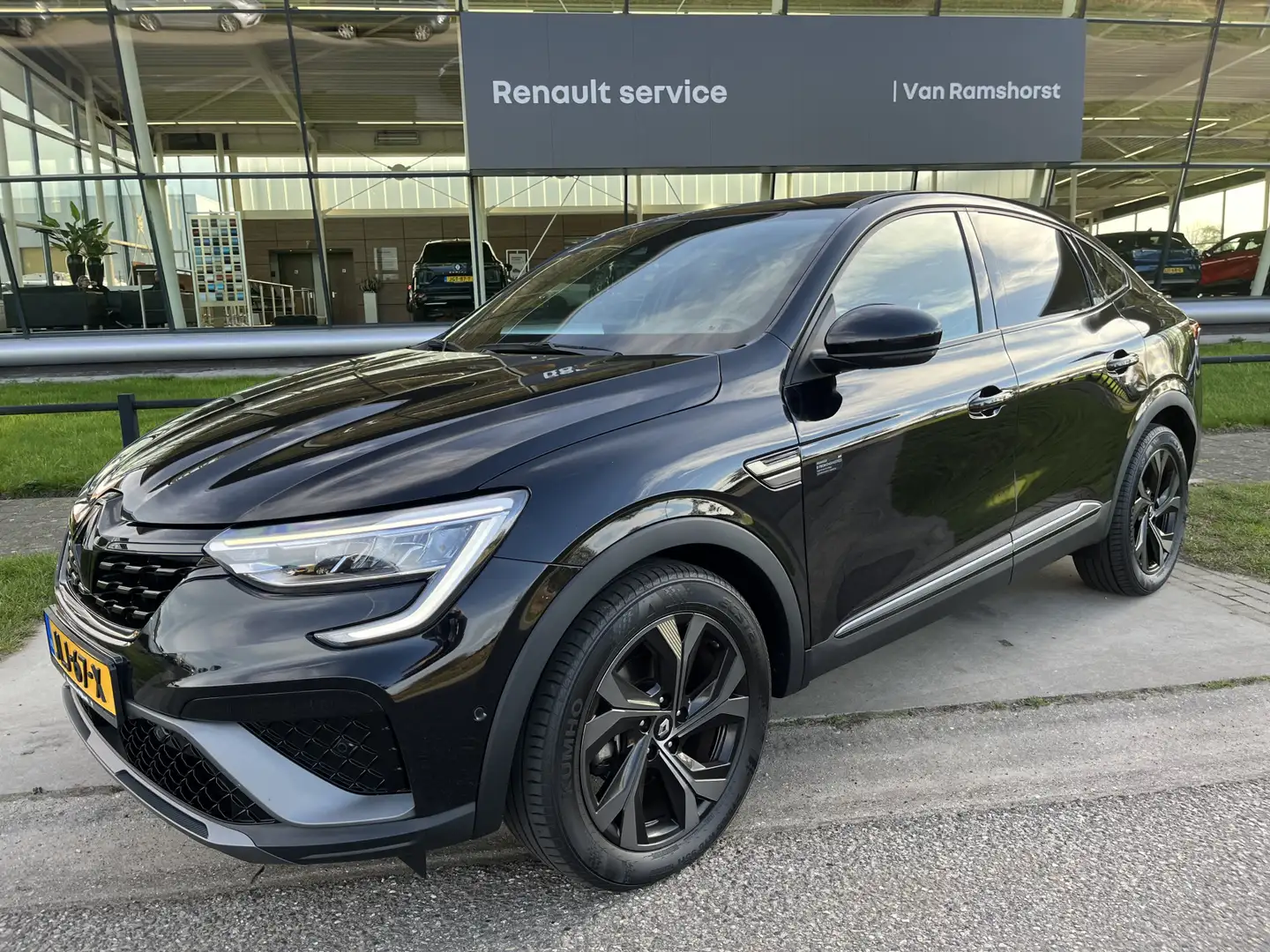 Renault Arkana 1.6 E-Tech hybrid 145 PK E-Tech engineered / Stoel Černá - 1