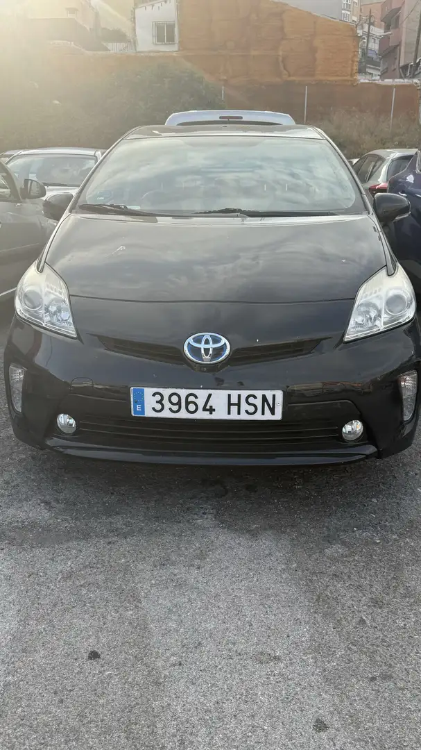 Toyota Prius (Hybrid) - 1