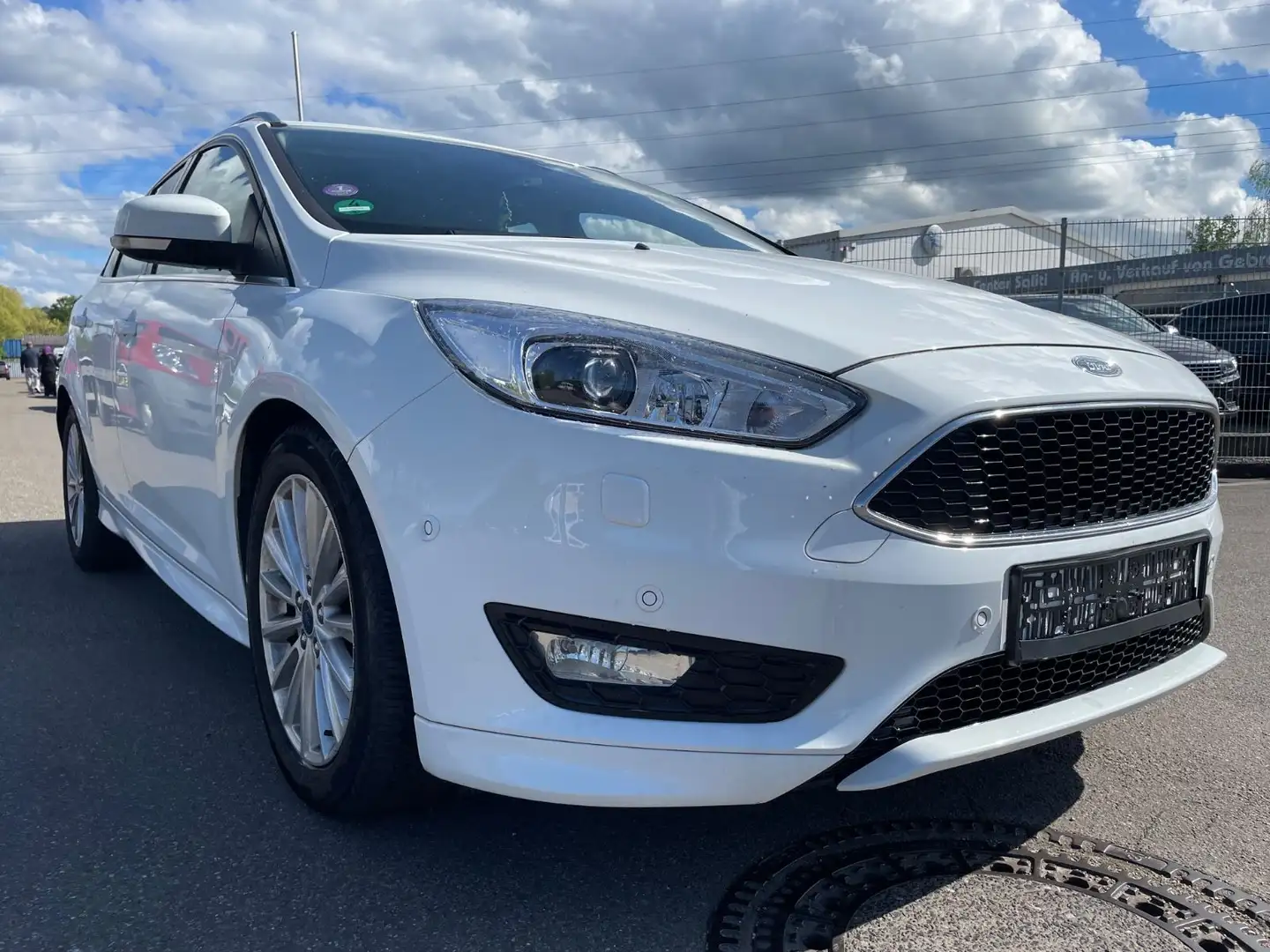 Ford Focus Turnier Titanium Weiß - 2