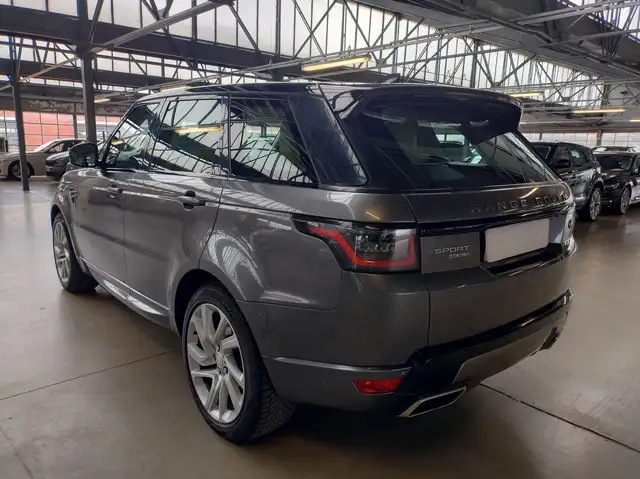 Land Rover Range Rover Sport view 4
