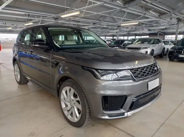 Land Rover Range Rover Sport view 2