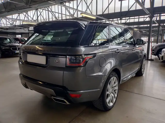 Land Rover Range Rover Sport view 3