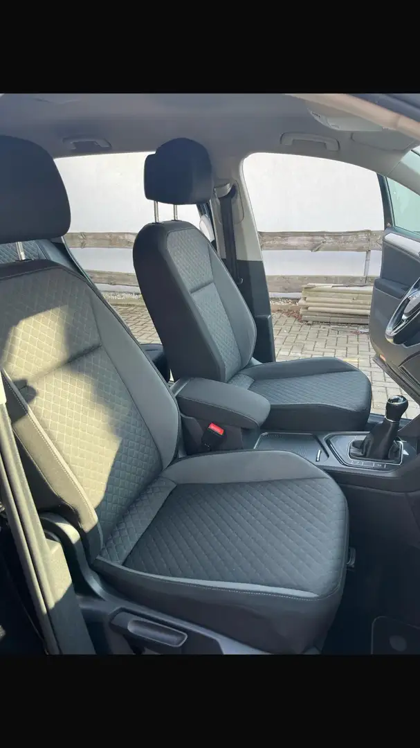 Volkswagen Tiguan Tiguan 1.4 TSI (BlueMotion Technology)Trendline Schwarz - 2