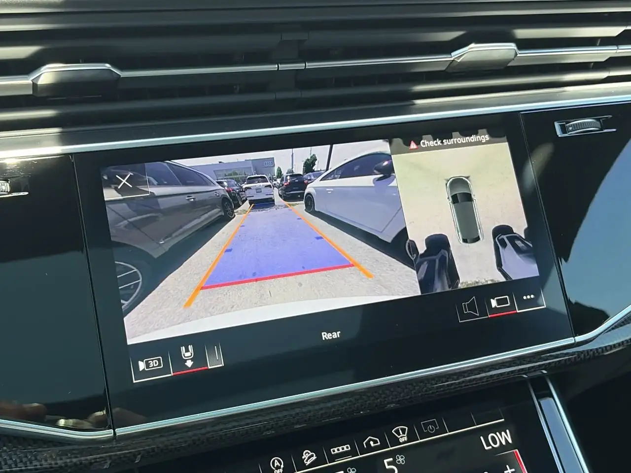 Audi SQ8 снимка Audi SQ8