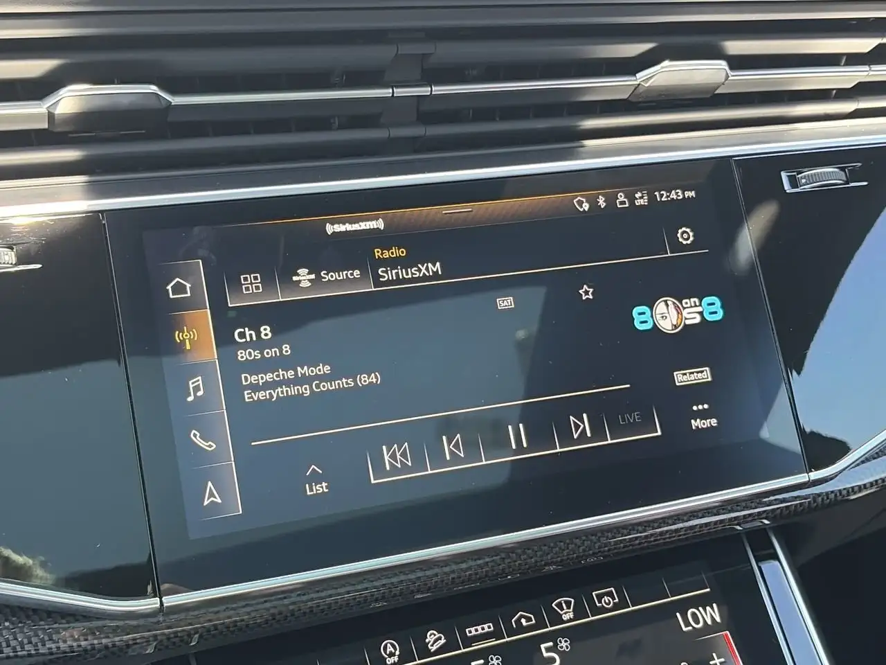Audi SQ8 снимка Audi SQ8