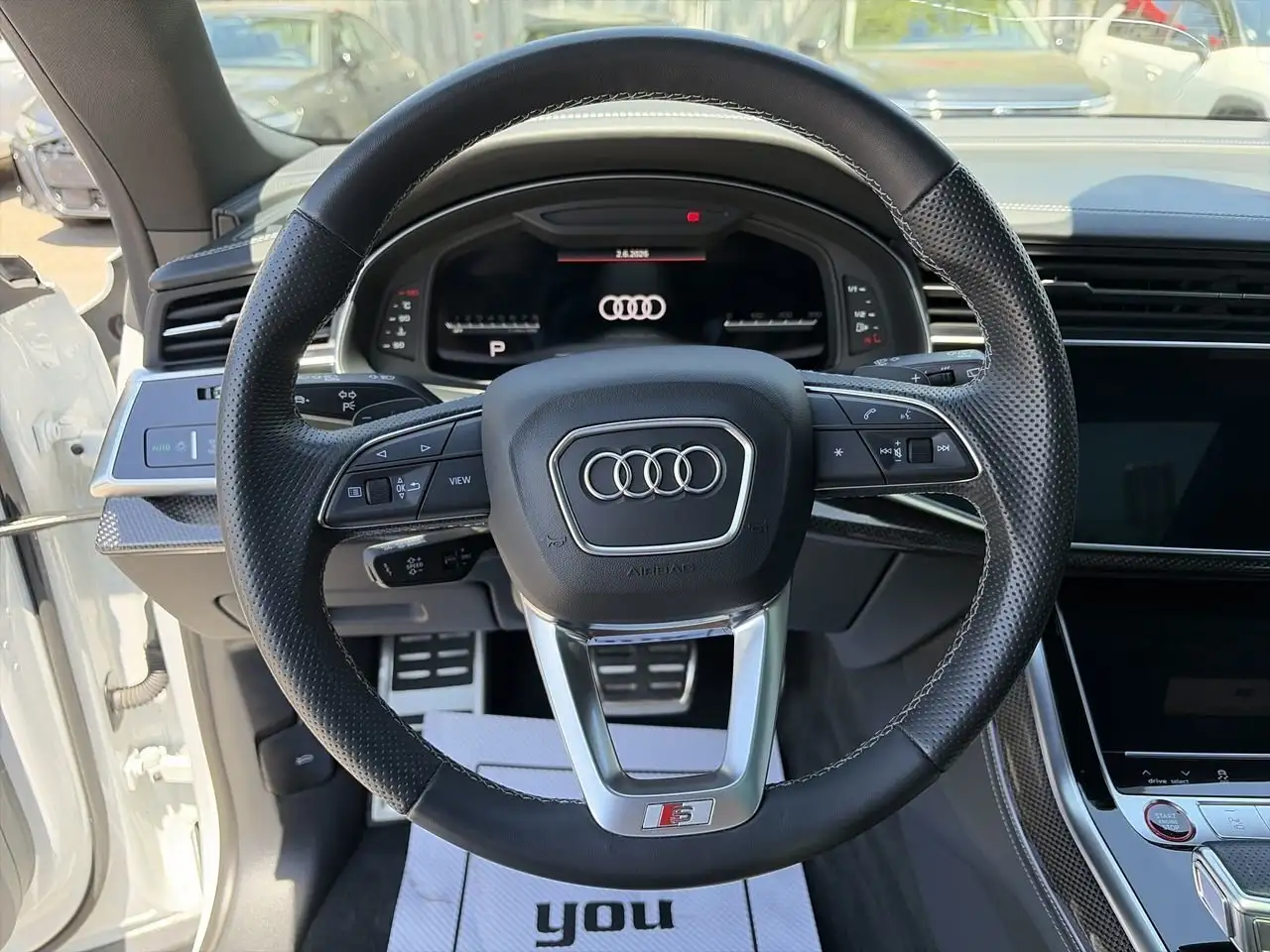 Audi SQ8 снимка Audi SQ8