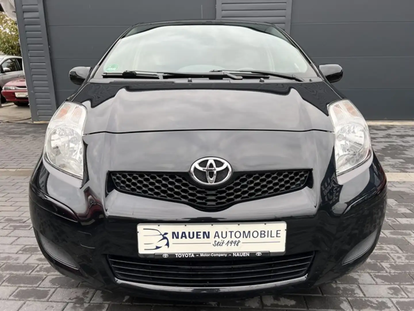 Toyota Yaris Sol 1.3 +Klima+PDC+Alus+1.Hand+ Schwarz - 2