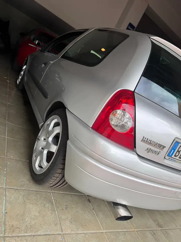 Renault Clio II 19983p 2.0 16v Sport, foto 1