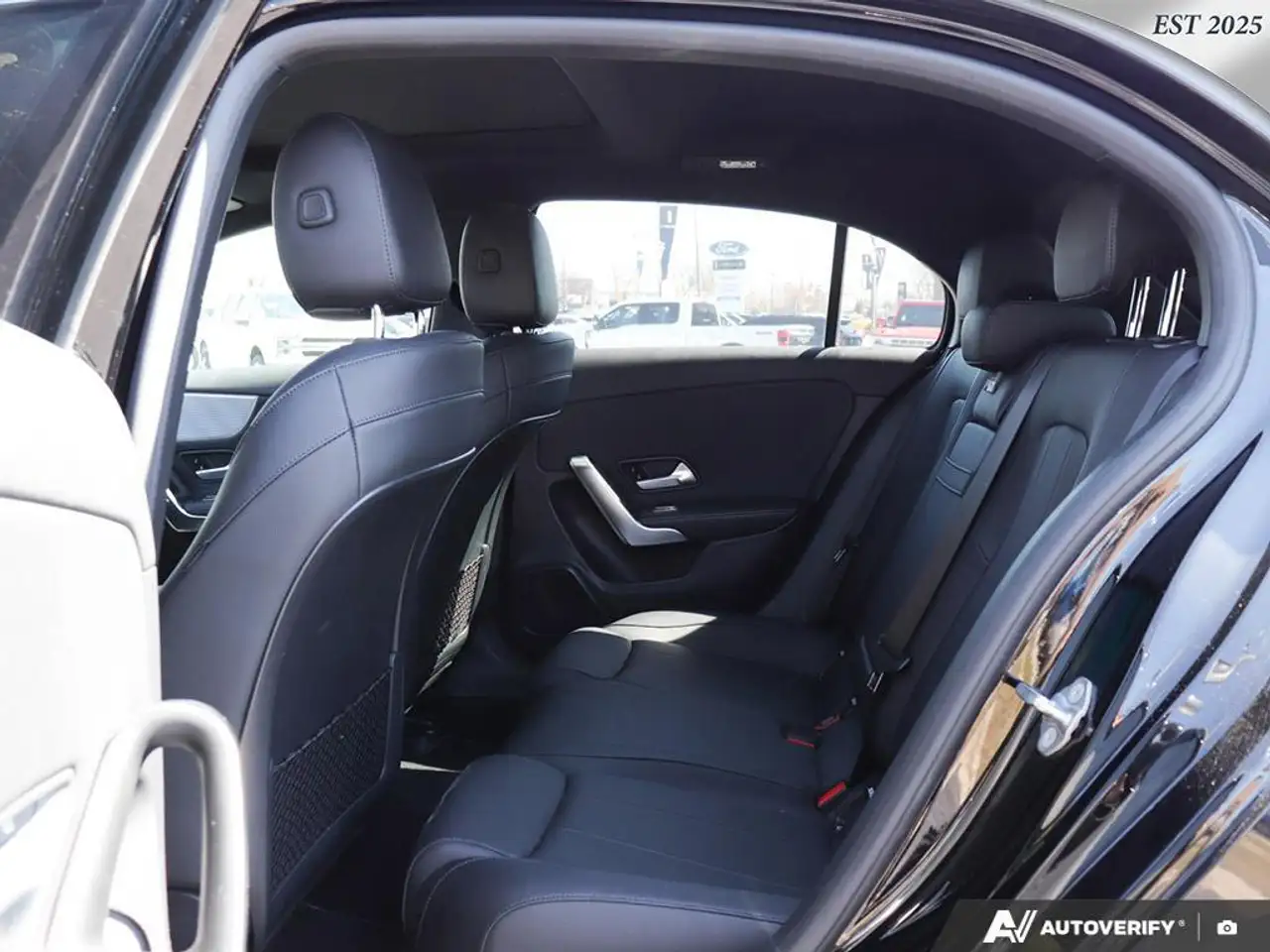 Mercedes-Benz A-Class снимка Mercedes-Benz A-Class