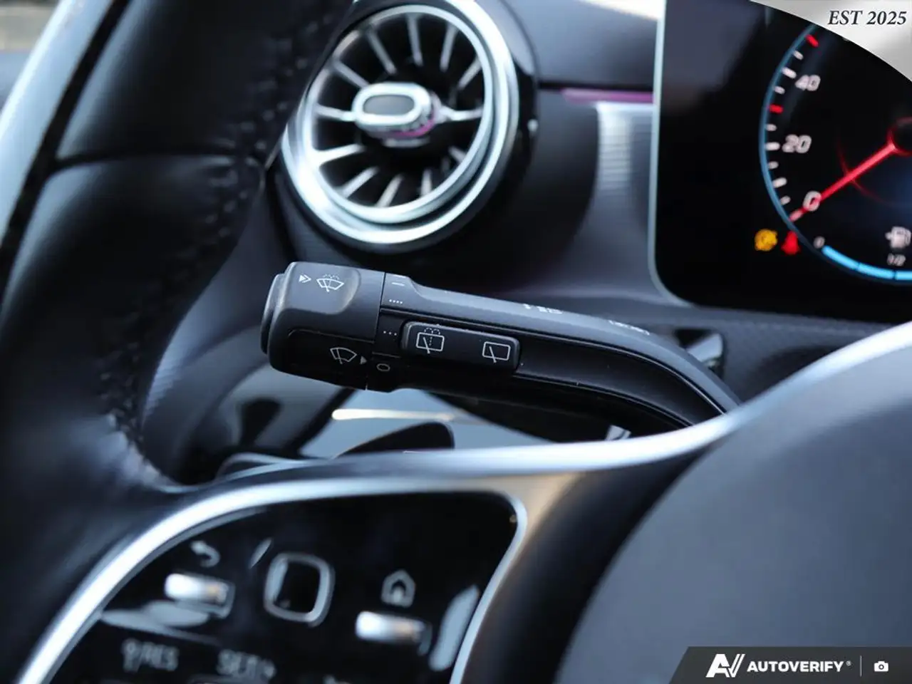 Mercedes-Benz A-Class снимка Mercedes-Benz A-Class