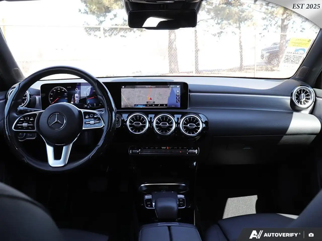 Mercedes-Benz A-Class снимка Mercedes-Benz A-Class