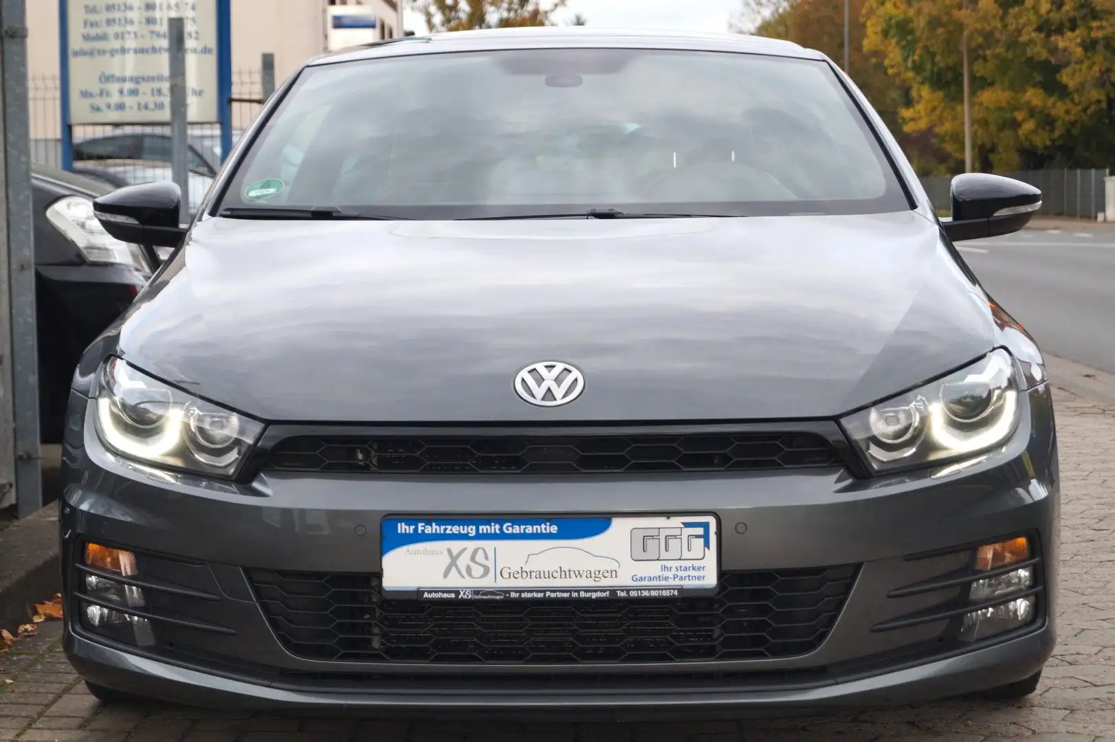 Volkswagen Scirocco 2.0 TDI Club Plus BMT DSG aus 2.Hand! Grau - 2