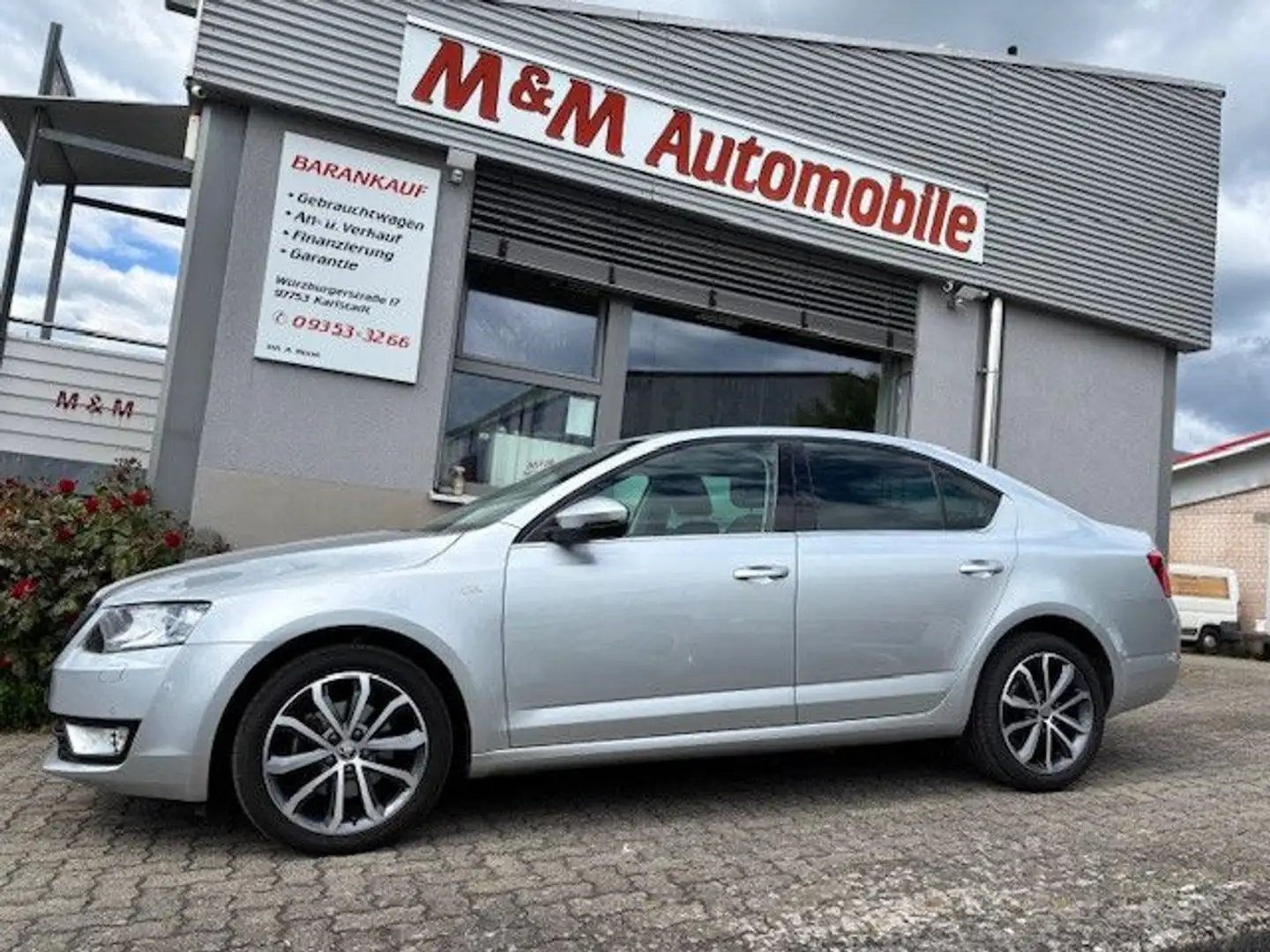 Skoda Octavia 2.0TDI DSG Lim. Edition *1.Hand+XEN+PDC* Zilver - 1