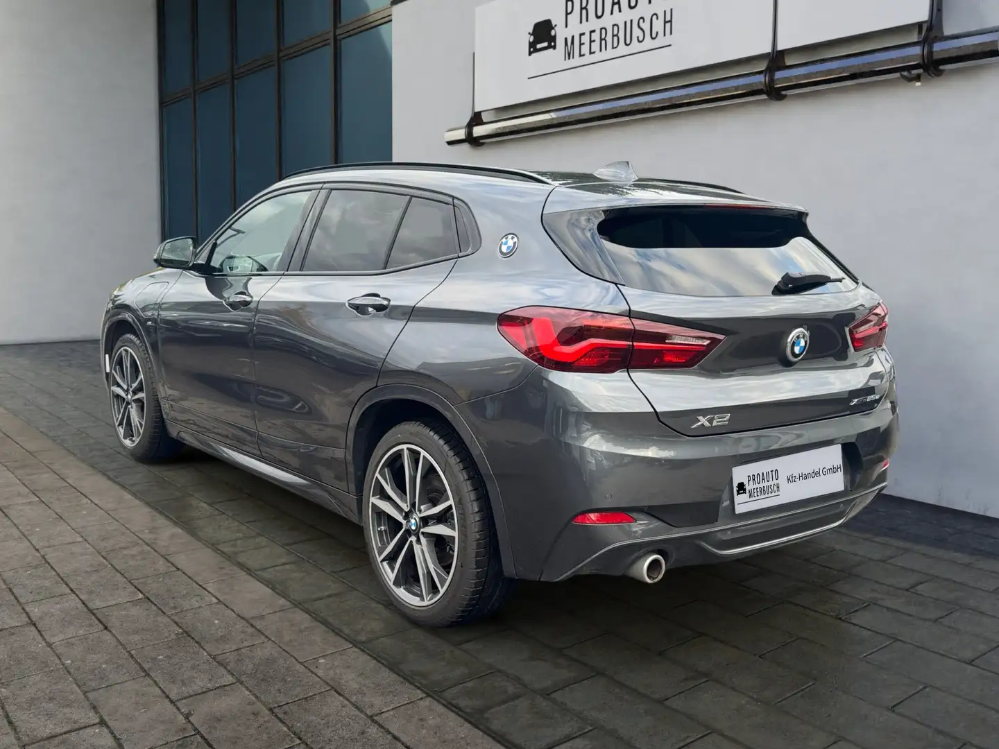 BMW X2 xDrive 25e M Sport ACC/HUD/MEMORY/PANO/KAMERA Grau - 2