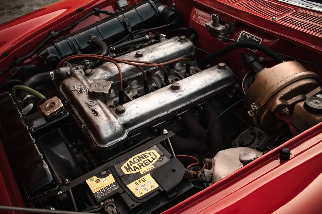 Alfa Romeo Spider Duetto 1750 Osso di Seppia - RESTAURO TOTALE, foto 9