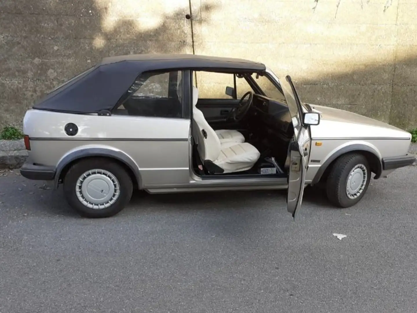 Volkswagen Golf Cabriolet GL Plateado - 1