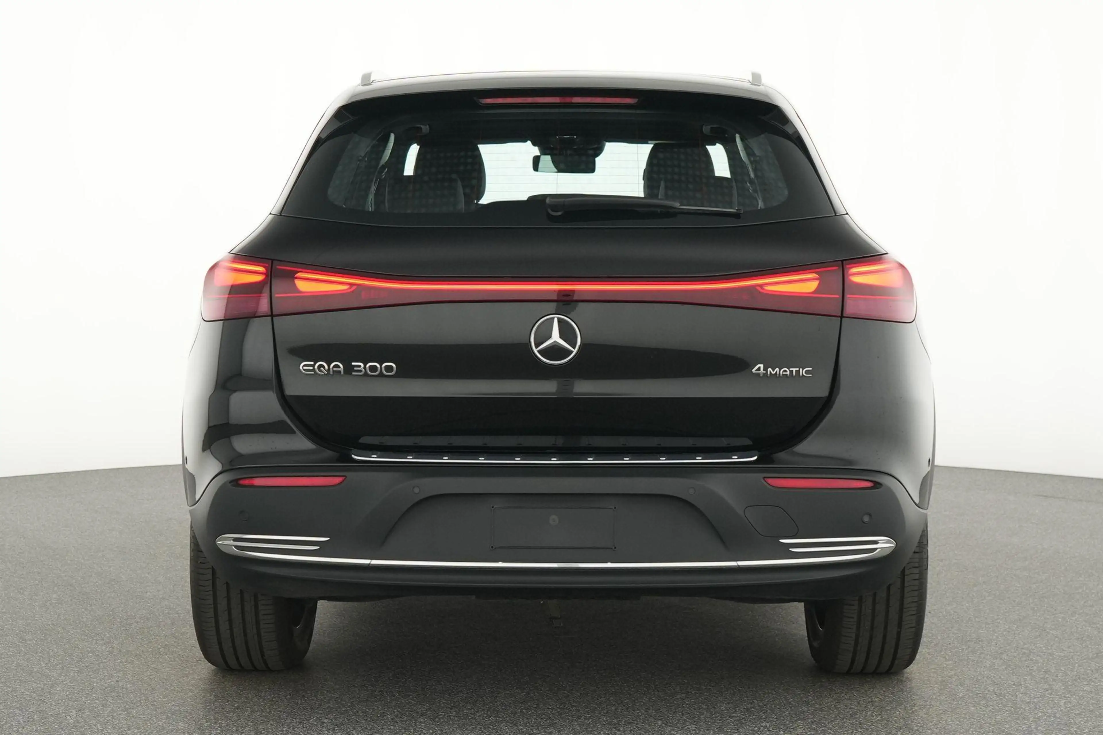 Mercedes-Benz EQA 300 4MATIC Luxury met panodak — photo 7