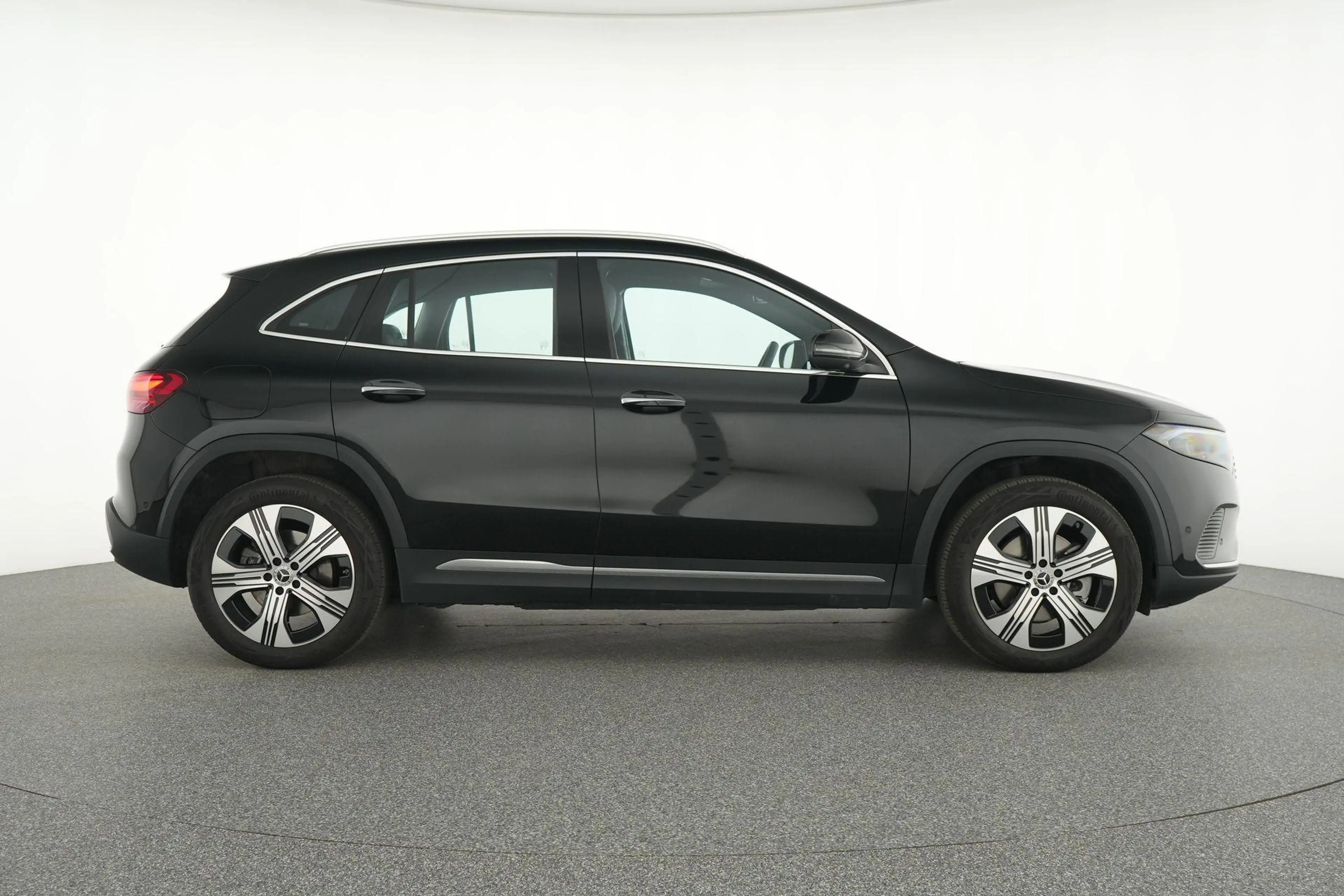 Mercedes-Benz EQA 300 4MATIC Luxury met panodak — photo 9