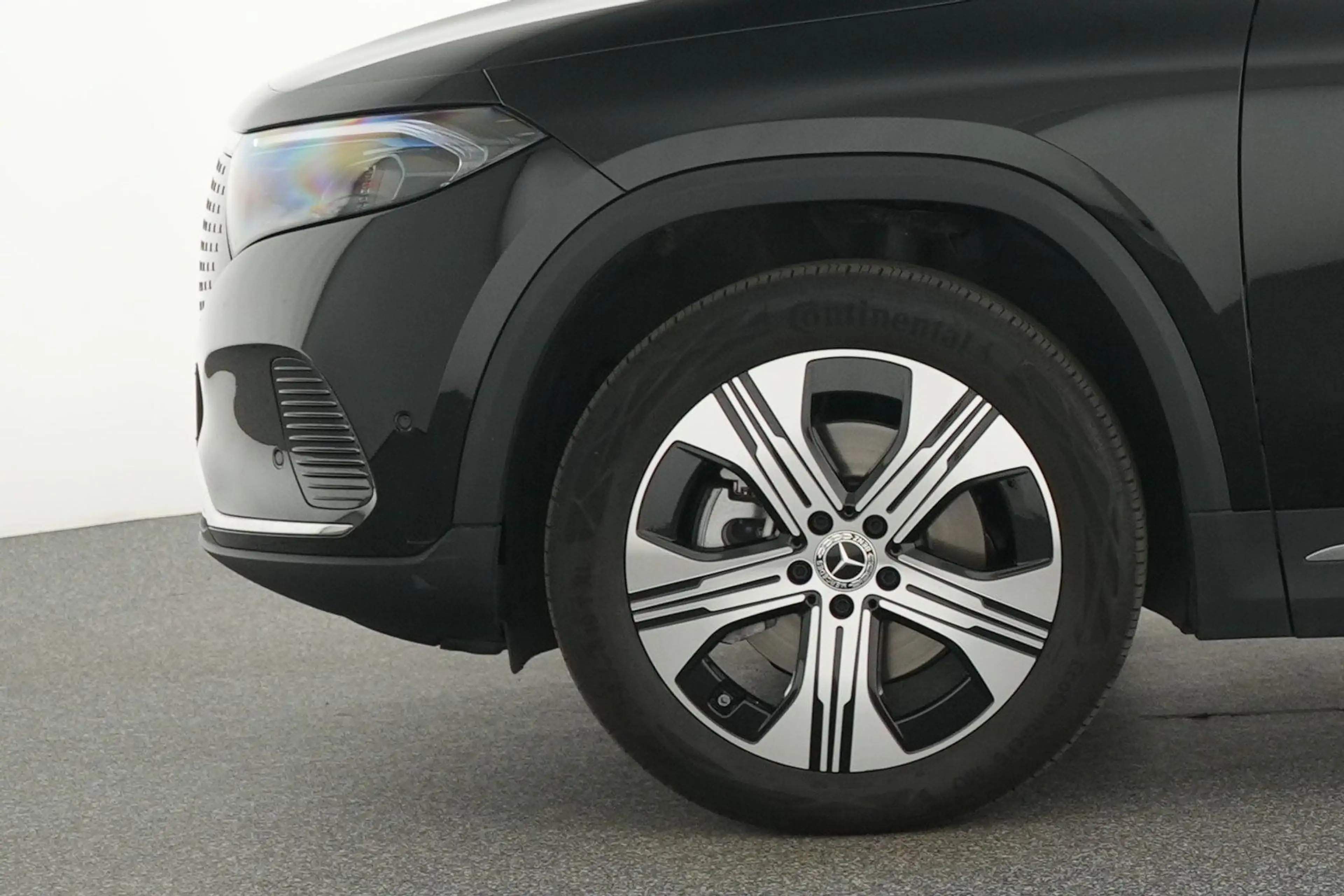 Mercedes-Benz EQA 300 4MATIC Luxury met panodak — photo 5