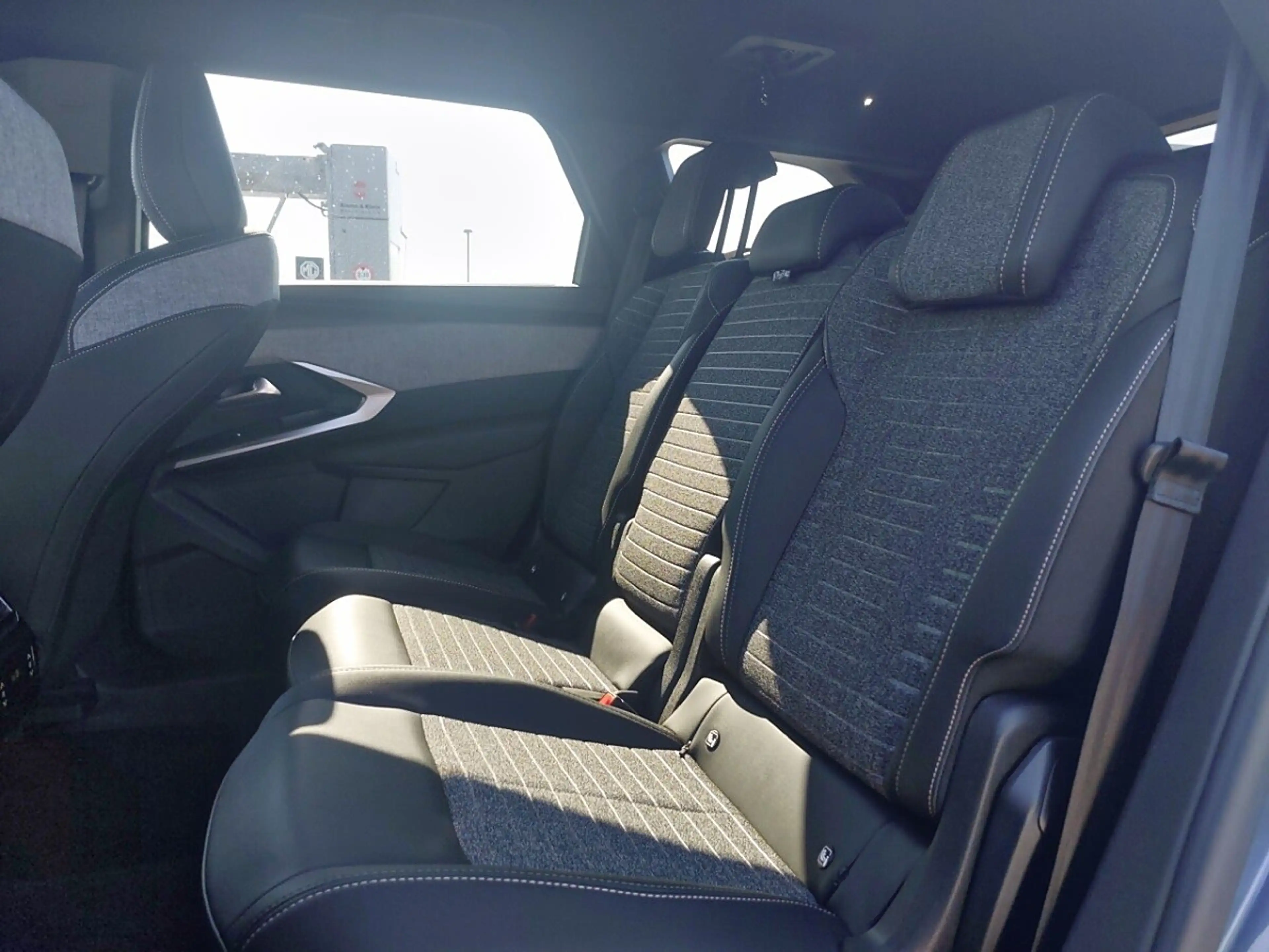 Peugeot 5008 mHEV 145 e-DCS6 Aut. — photo 10