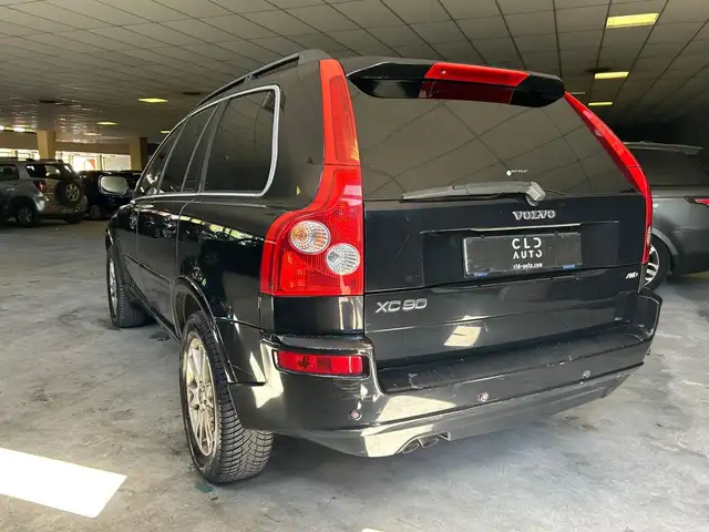 Volvo XC90 view 2