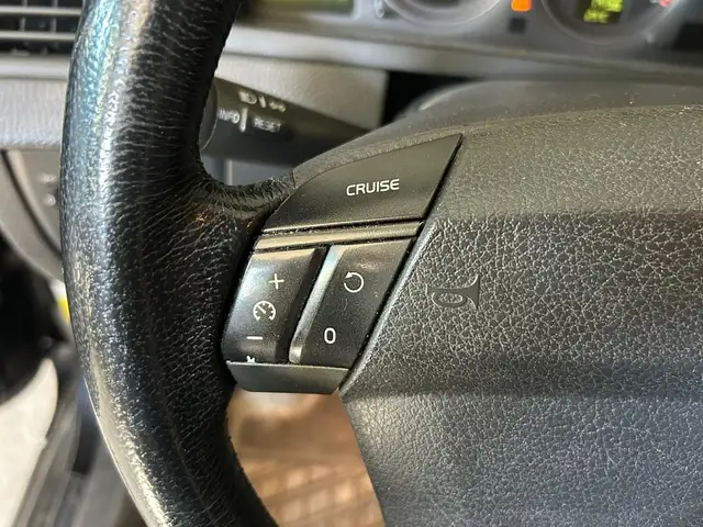 Volvo XC90 view 11