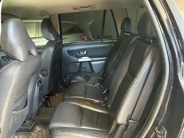 Volvo XC90 view 7