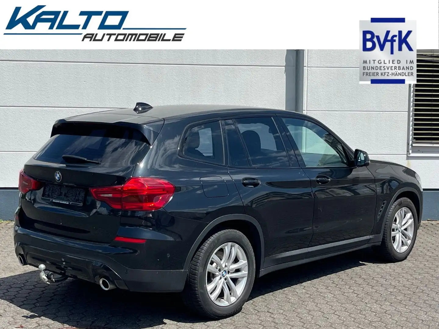 BMW X3 xDrive20d Virtual,Kam,AHK, Motor+Airbags ok Negro - 2