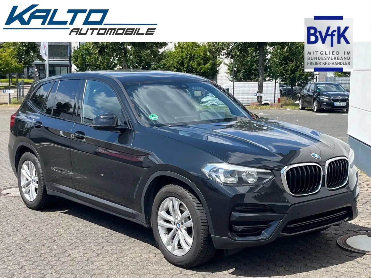 BMW X3 xDrive20d Virtual,Kam,AHK, Motor+Airbags ok Negro - 1