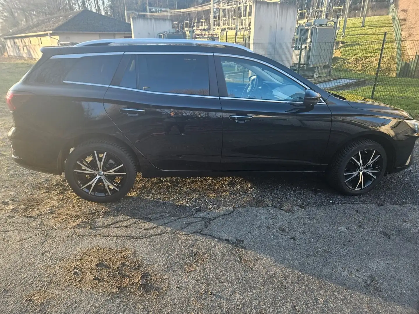 MG MG5 5 Standard Luxury Schwarz - 1