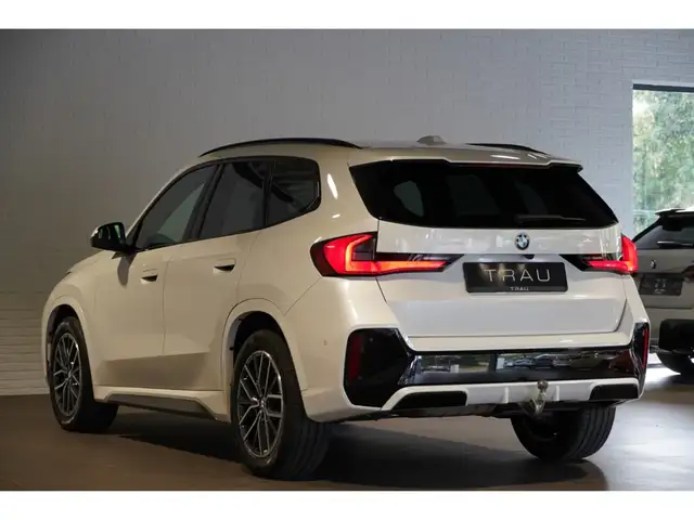 BMW X1 view 4