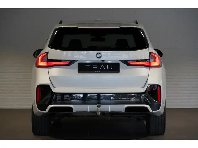 BMW X1 view 5