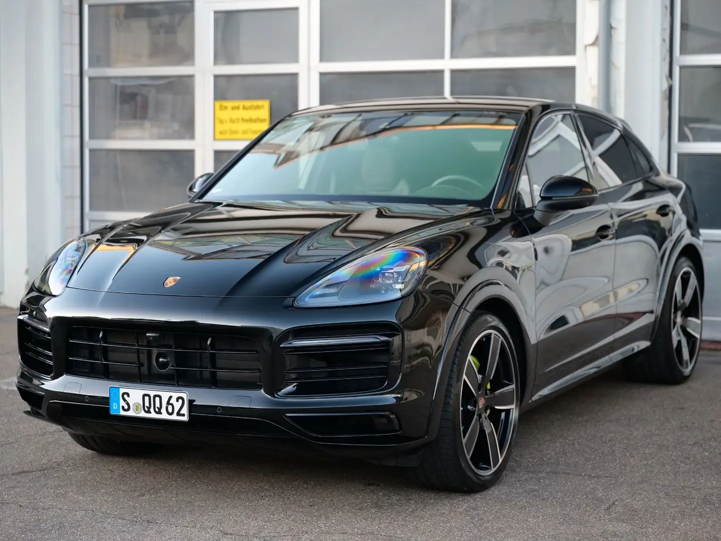 Porsche Cayenne Coupe E-Hybrid Platinum Edi SPORT DESIGN Zwart - 2