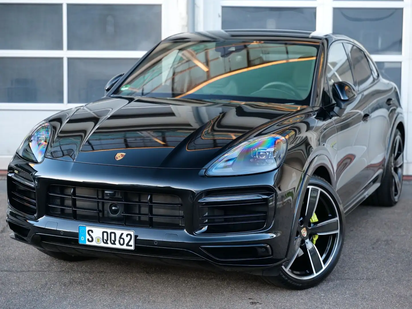 Porsche Cayenne Coupe E-Hybrid Platinum Edi SPORT DESIGN Zwart - 1