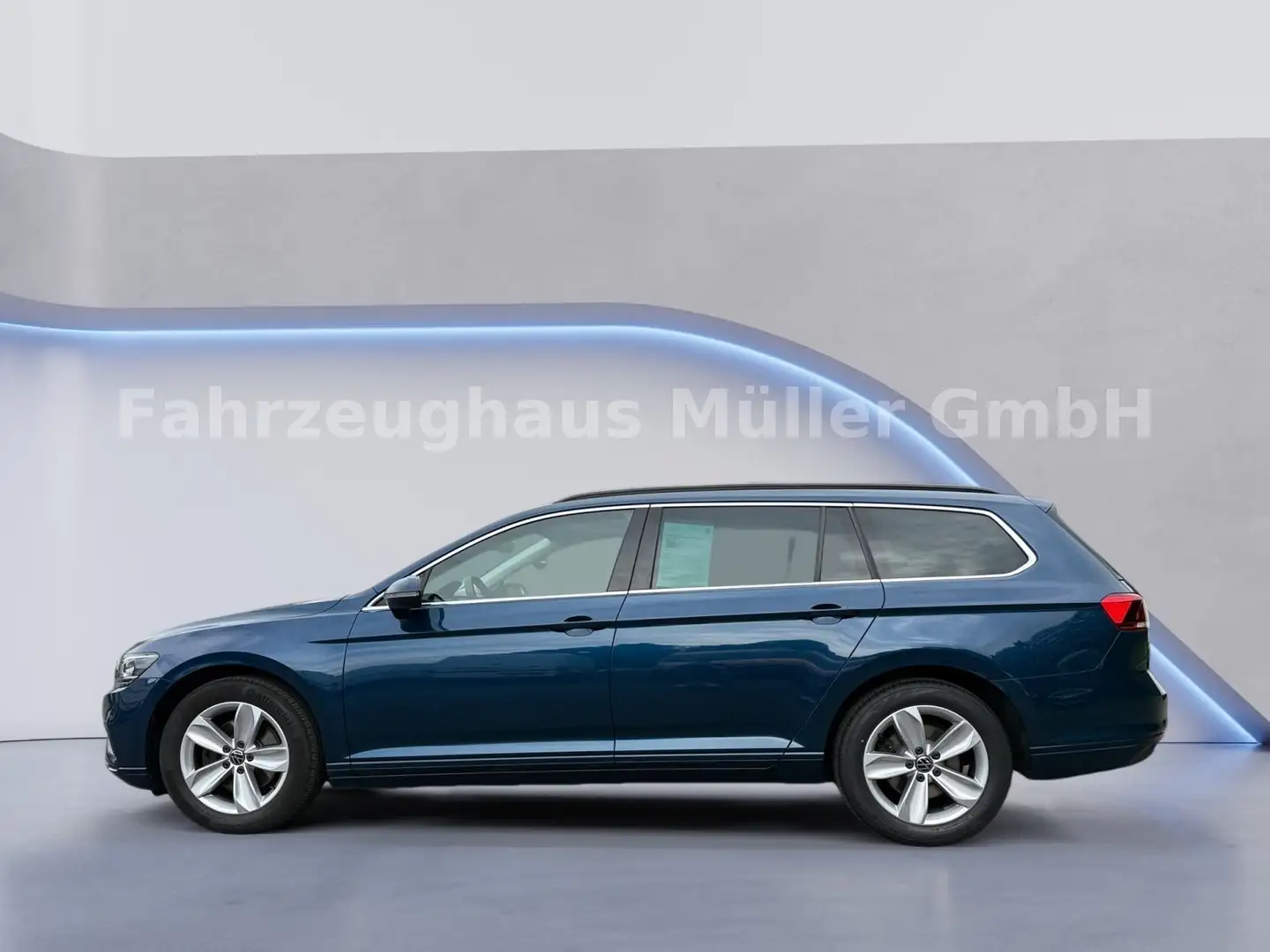Volkswagen Passat Variant 2.0TDI 200Ps AHK RFK SHZ Allrad Blau - 2